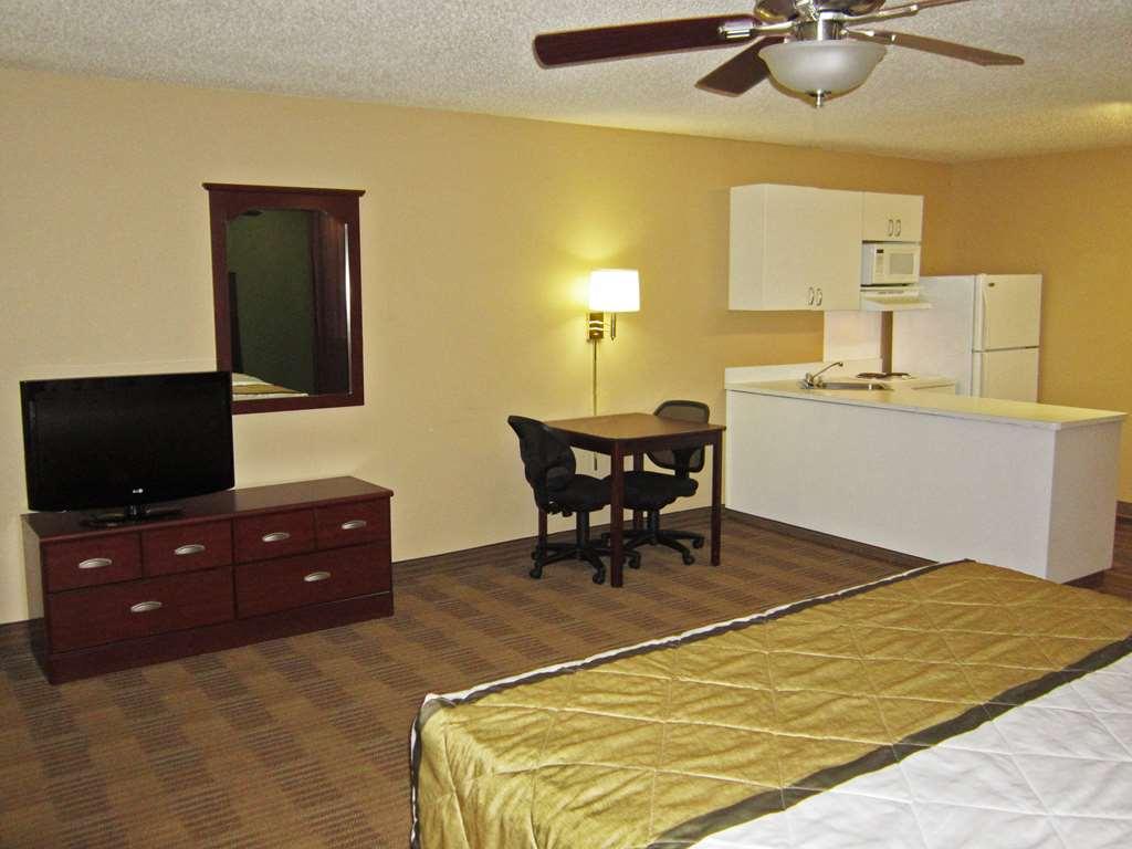 Extended Stay America Select Suites - Detroit - Roseville Room photo