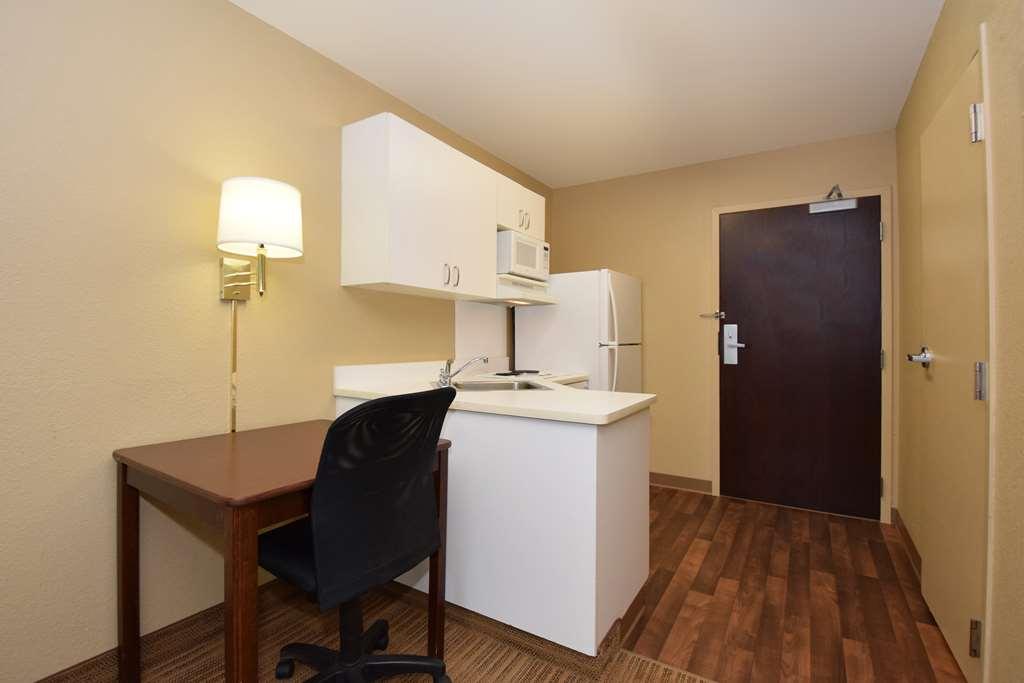 Extended Stay America Select Suites - Detroit - Roseville Room photo