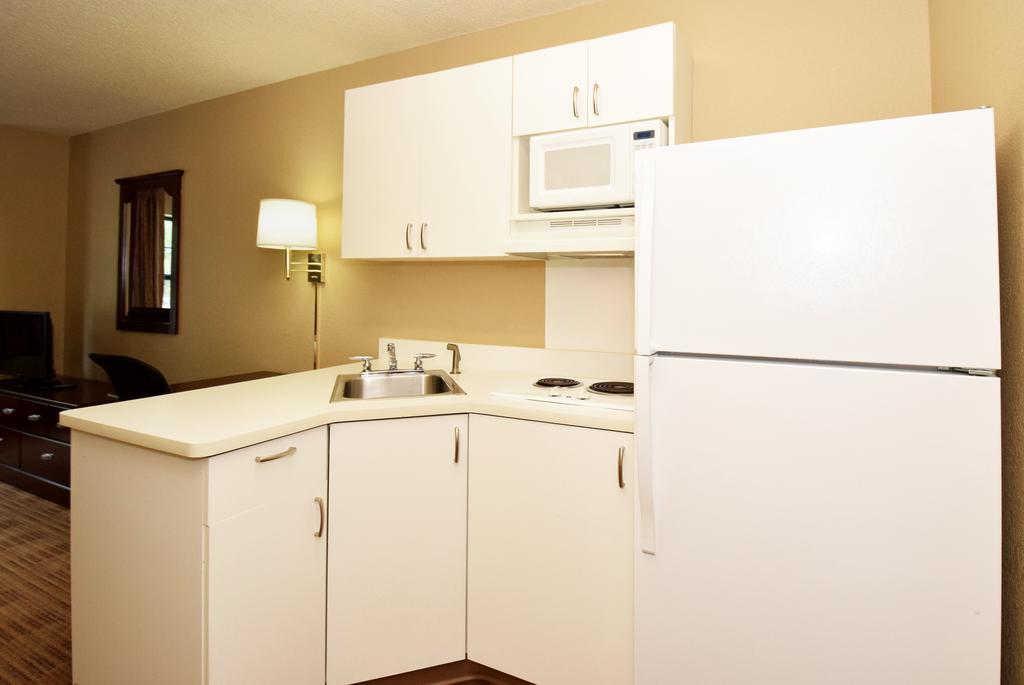 Extended Stay America Select Suites - Detroit - Roseville Exterior photo